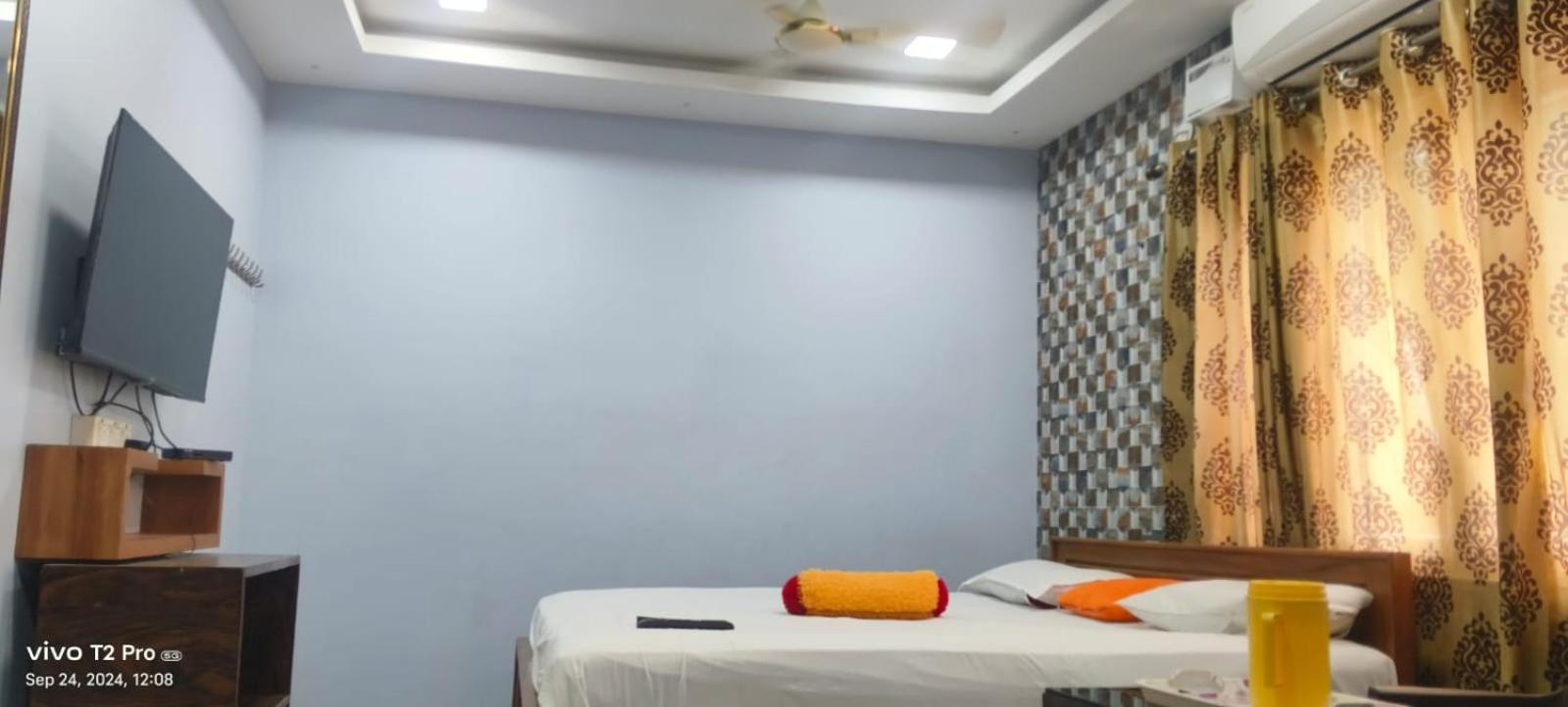 Mercy Inn Csennai Kültér fotó